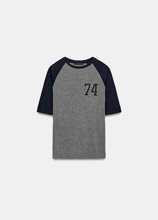 Футболка з номером та заклепками zara