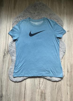 Nike футболка класна с фірменим логотипом