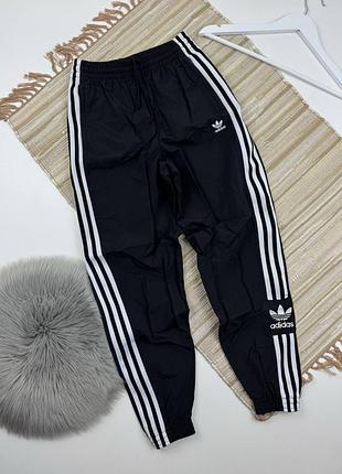 Штани adidas