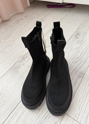 Чоботи zara