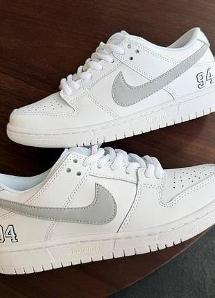 Nike sb dunk low x supreme white grey 2