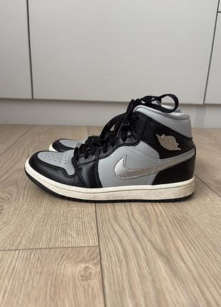 Кросівки жіночі nike air jordan 1 mid se black/metallic silver оригінальні