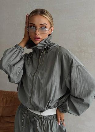 Женский крутой спортивный костюм прогулочный из плащевки