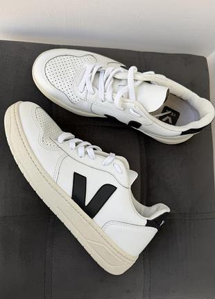 Кросівки veja