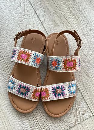 Сандалі zara 33 р. — стан нових