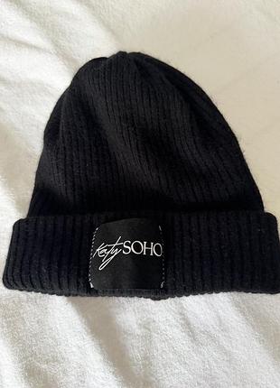 Жіноча шапка українською бренду katysoho