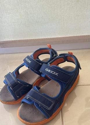 Босоніжки сандалі geox для хлопчика 33 р