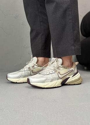 Кросівки жіночі nike v2k runtekk light brown