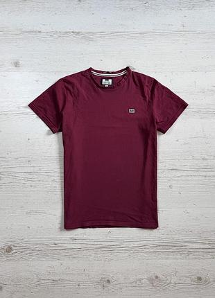 Футболка weekend offender