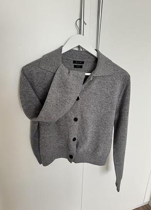 Джемпер жіночій сірого кольору на ґудзиках massimo dutti