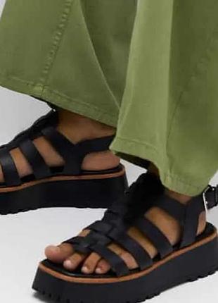 Черные сандалии на платформе pull &amp; bear 
☝️☝️☝️☝️☝️☝️☝️☝️☝️☝️☝️☝️
