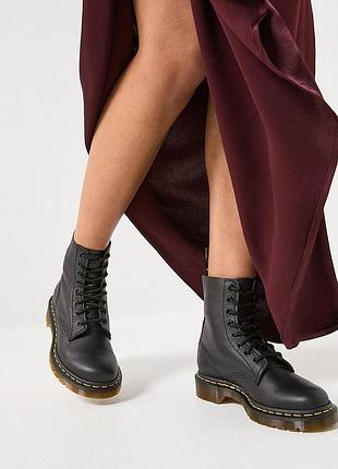 Оригінальні черевики dr. martens 1460 pascal