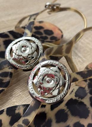 Босоніжки guess