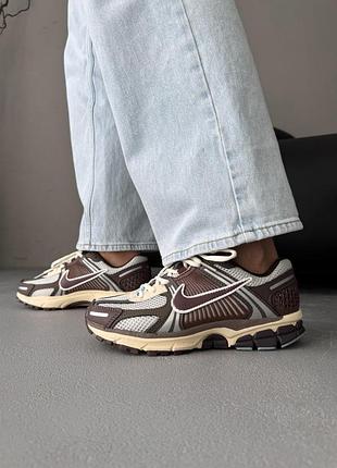 Кросівки жіночі nike zoom vomero 5 brown