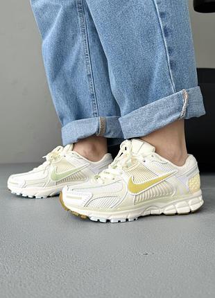 Кросівки жіночі nike zoom vomero 5 white/lime