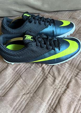 Чоловічі сороконіжки nike розмір 42,5 27 см стан ідеальний