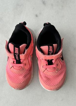 Кросівки на дівчинку nike
