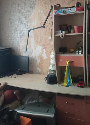 Великий письмовий зі стелажами та тумбою