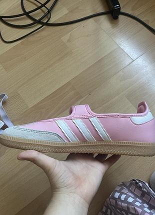 Кросівки жіночі adidas samba модель jp9541