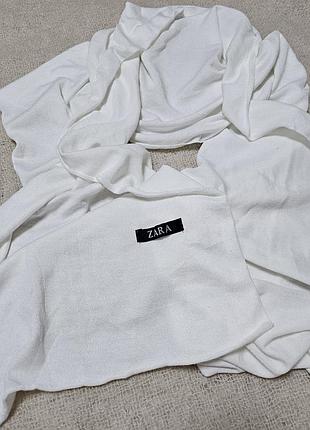 Белый легкий трикотажный шарф (палантин) от бренда zara