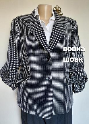Красивый брендовый жакет,пиджак, блейзер,escada