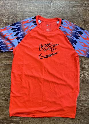 Спортивна футболка nike pro km