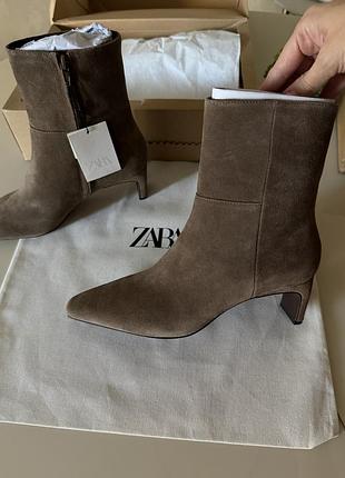 Ботільони черевики zara