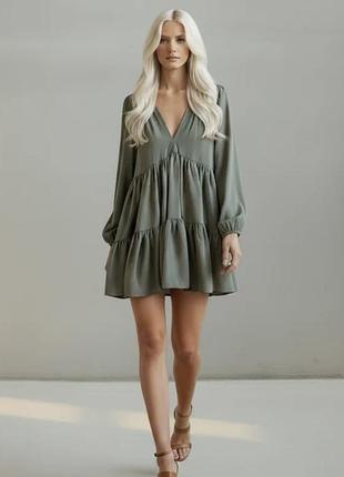 Жіноча коротка ярусна сукня вільного крою (стиль smock dress) бренду missguided кольорі хакі