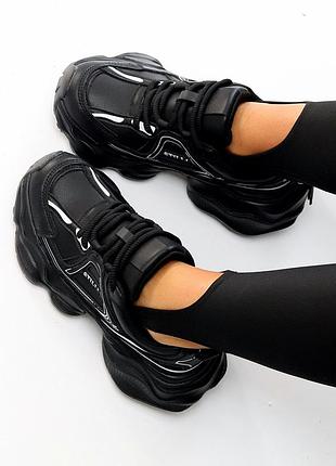 Черные кроссовки из натуральной кожи и экокожи