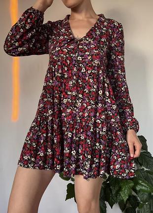 Stradivarius квіткова мінісукня з воланом із 100% віскози т1