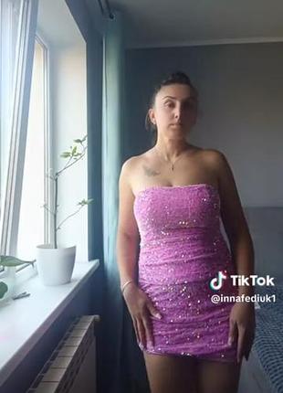 Нова сукня рожева  в камінці