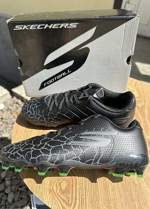 Бутчи кросівки для футболу skechers