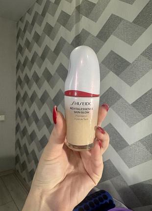 Shiseido revitalessence skin glow foundation spf 30 pa+++  тональний крем