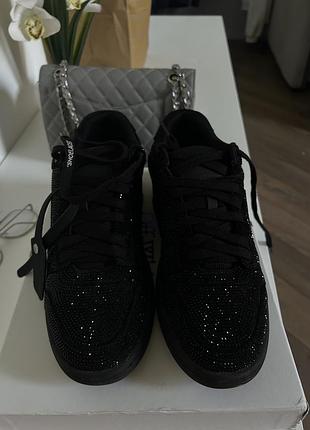 Off white out off office 3