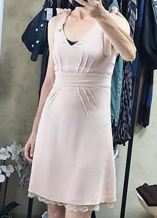 Платье без рукавов red valentino с v-образным декольте