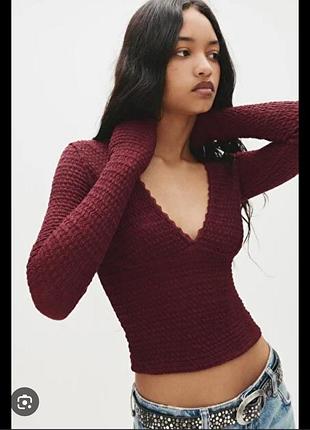 Фактурний лонгслів з декольте pull& bear розмір с