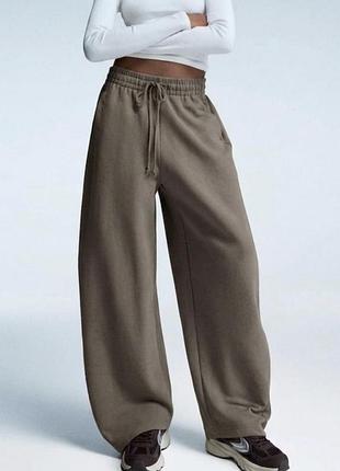 Широкие спортивные штаны barrel bershka