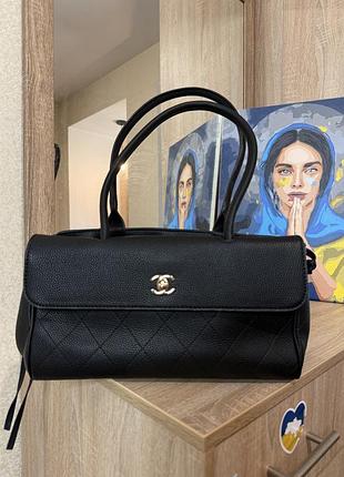 Сумка жіноча чорна у стилі chanel з ручками стьобана екошкіра золота фурнітура містка класична