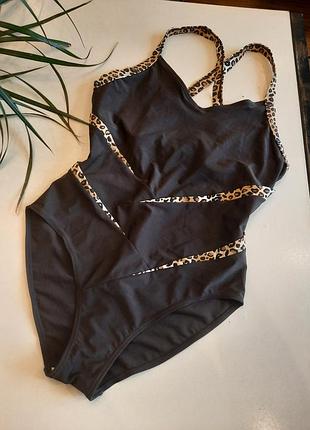 Красивий суцільний купальник розмір l/xl