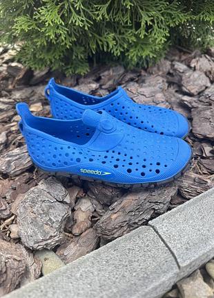 Аквашузи speedo для води