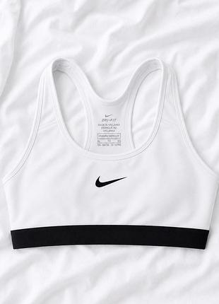 Жіночий топ nike