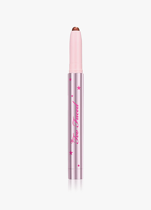 Too faced quickie queen тіні-олівець для повік у відтінку chocolate sprinkles, 1,5 гр.