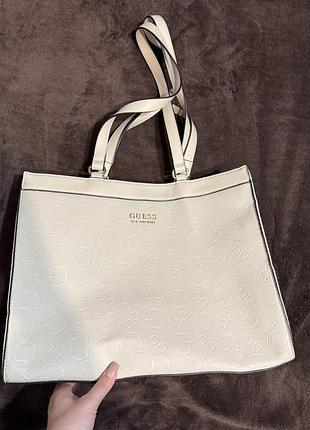 Сумка guess великого розміру, молочного кольору