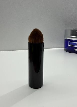 ✨ оригінальний пензлик chanel із комплекту до тональних флюїдів. ☝️ відправка здійснюється після повної оплати на карту.