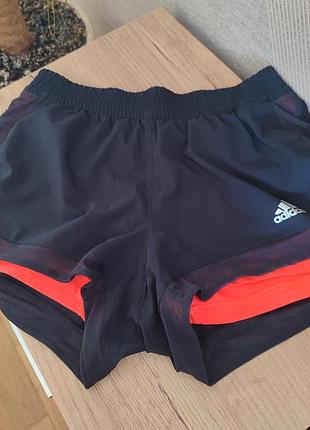 Красиві оригінальні подвійні спортивні шорти adidas