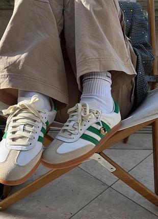 Adidas samba жіночі круті брендові кросівки кеди беж зелені вставки весна літо осінь женские кеды кроссовки беж зеленые