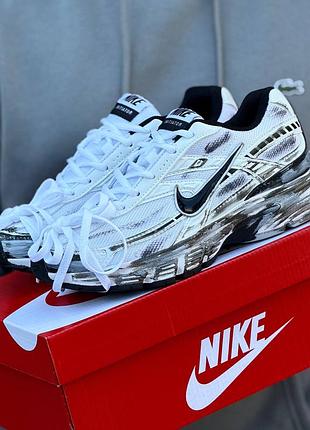 Nike initiator custom 5