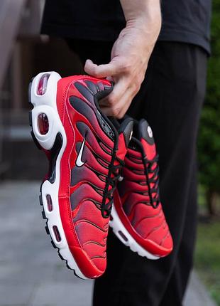 Nike air max plus tn red white black