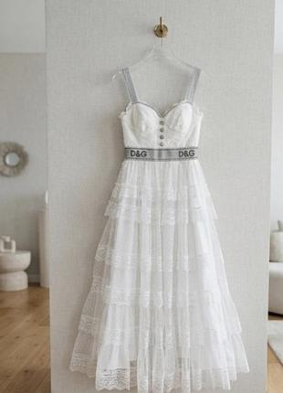 Ефектна біла мереживна сукня макси в стилі dolce & gabbana