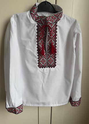 Вишиванка для хлопчика класична